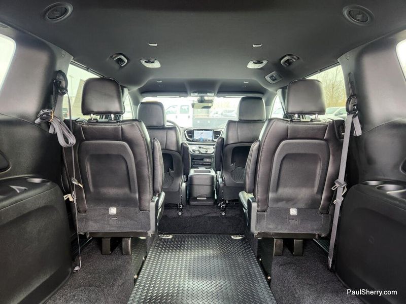 New 2026 Chrysler Voyager Lx