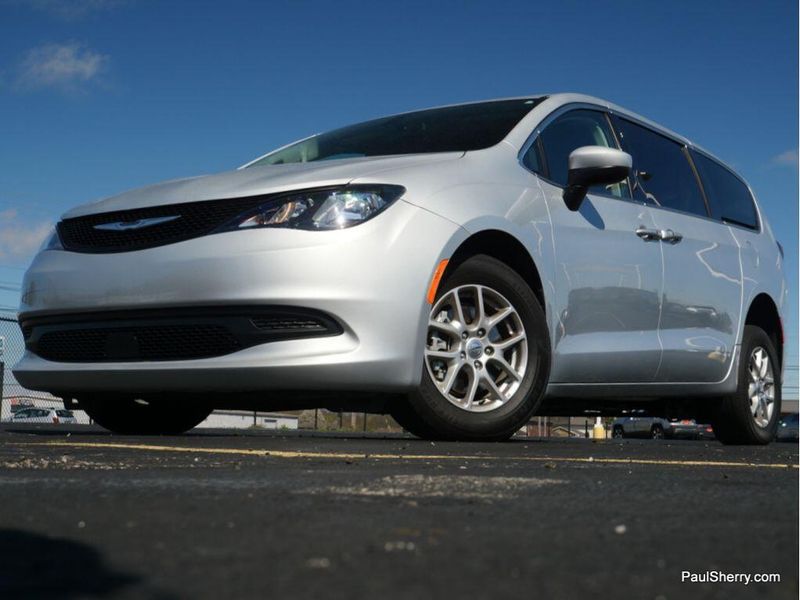 2022 Chrysler Voyager LXImage 58