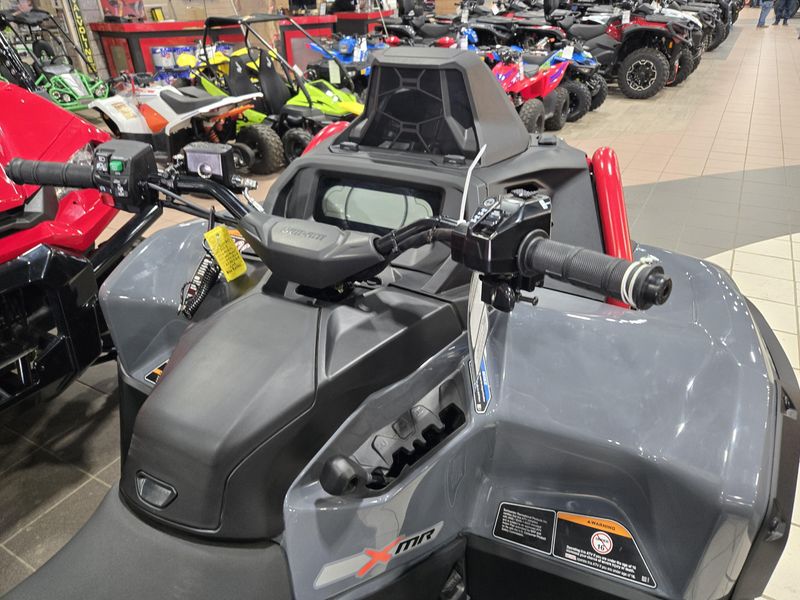 2025 Can-Am OUTLANDER XMR 850 GRANITE GREY AND LEGION RED Image 22