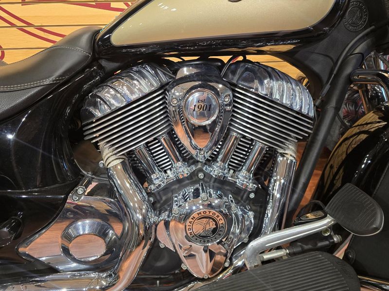 Used 2021 Indian Motorcycle Springfield Image 15