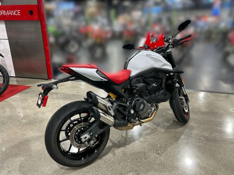 NEW 2024 Ducati MONSTER PLUS - DEMO Image 12