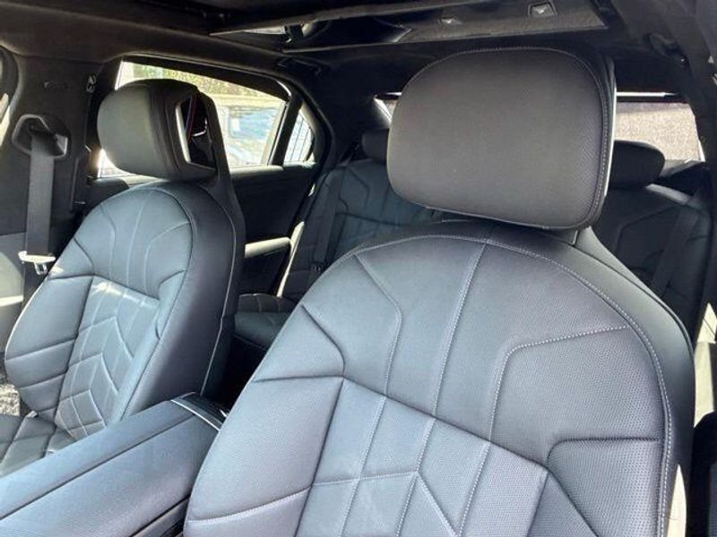 New 2026 BMW 7 Series 750e xDriveImage 18