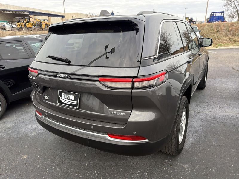 Used 2022 Jeep Grand Cherokee LaredoImage 8