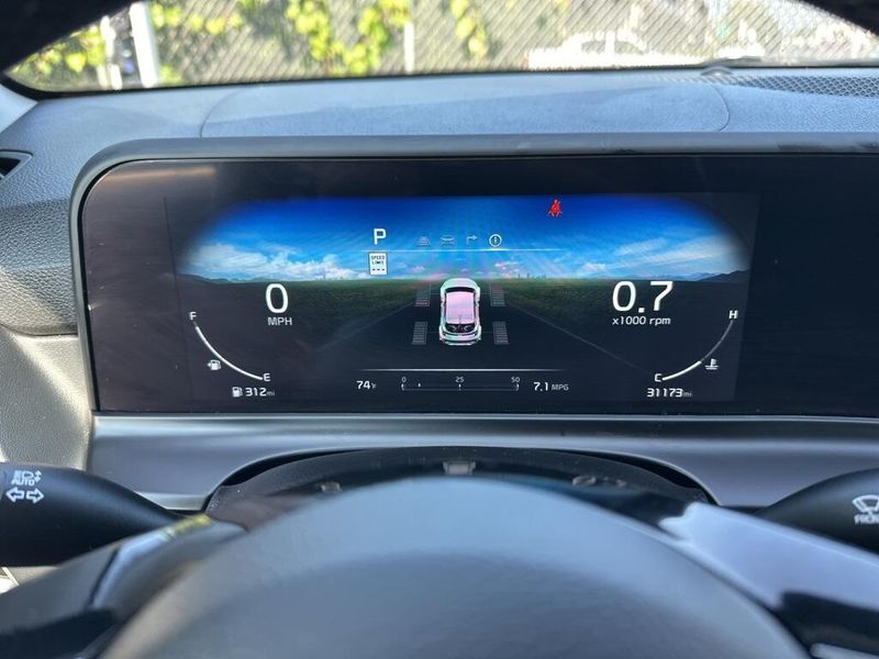 Used 2024 Kia Seltos SXImage 32