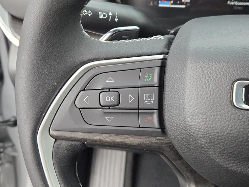 New 2026 Jeep Grand Cherokee L Laredo Altitude 4x4