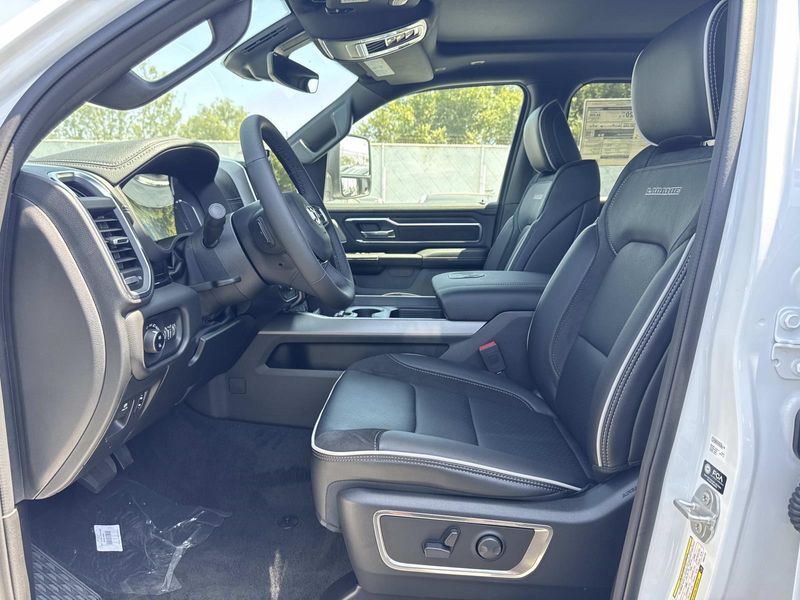 New 2026 RAM 1500 Laramie Crew Cab 4x4 6'4' Box