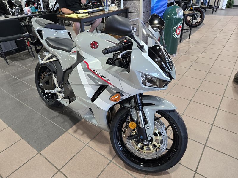 New 2026 Honda CBR600RR DEEP PEARL GRAY Image 1