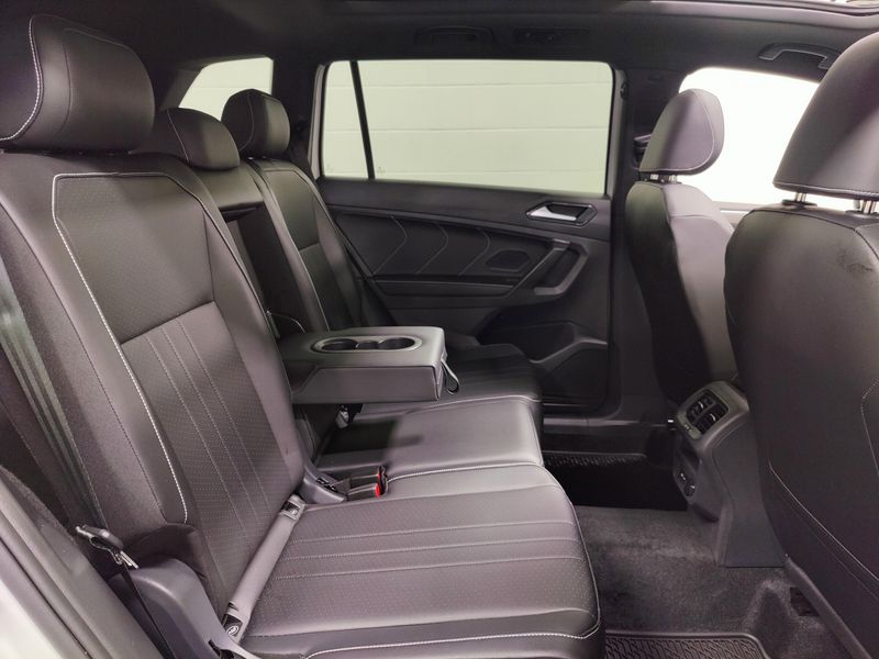 Used 2024 Volkswagen Tiguan SE R-Line Black AWD w/SunroofImage 18