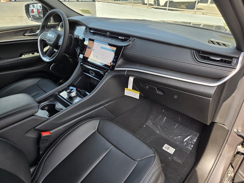 New 2026 Jeep Grand Cherokee Limited 4x2