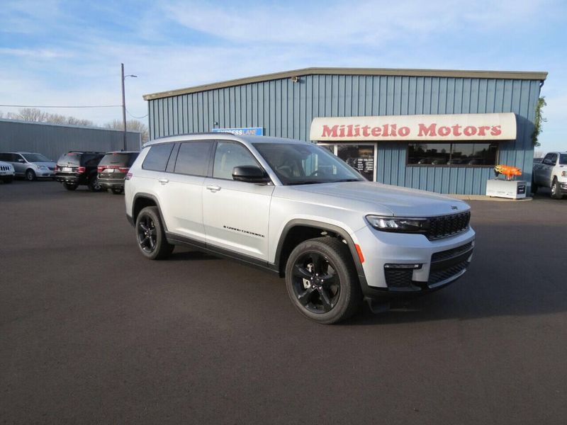 2022 Jeep Grand Cherokee L Limited 4x4 4dr SUV in a Gray exterior color and Taninterior. Militello Motors ​507-200-4344 militellomotors.net 