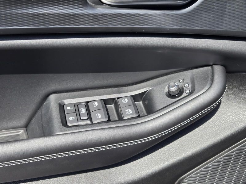 New 2026 Jeep Grand Cherokee Laredo 4x2