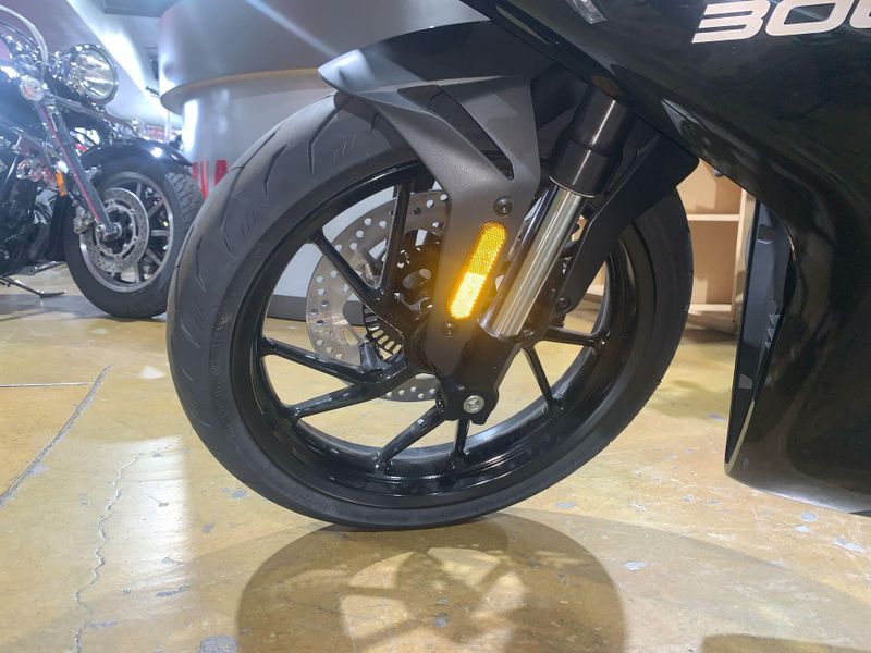 New 2025 CFMOTO 300SS Image 10