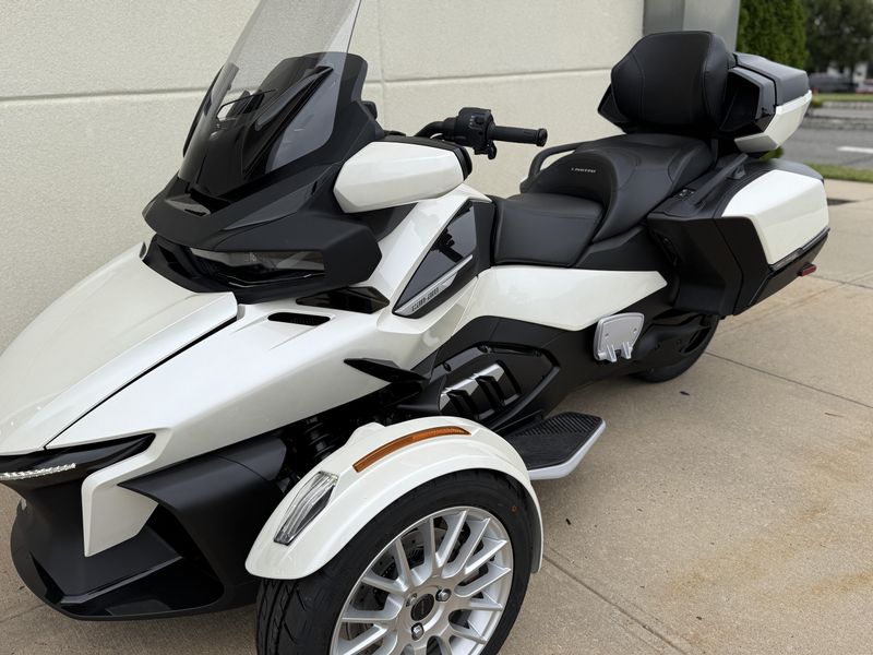 2026 Can-Am SPYDER RT LIMITEDImage 4