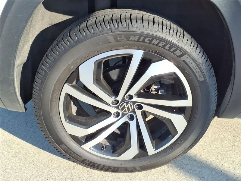 Used 2021 Volkswagen Atlas Cross Sport 3.6L V6 SEL PremiumImage 17