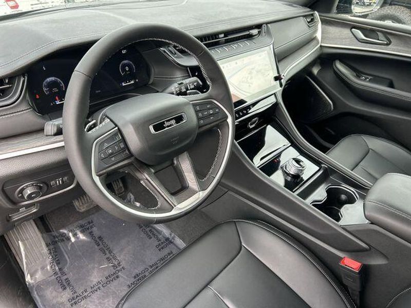 New 2026 Jeep Grand Cherokee Limited 4x2Image 15