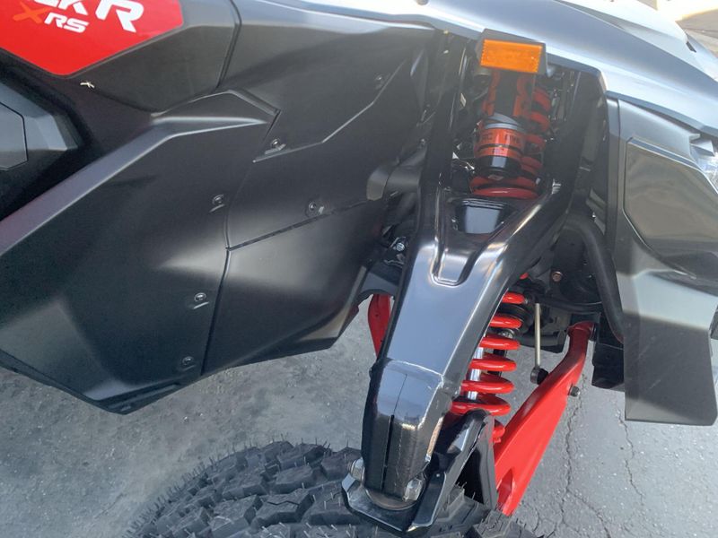 New 2025 Can-Am MAVERICK R MAX X RS WITH SMART-SHOX 999T DCT Image 20