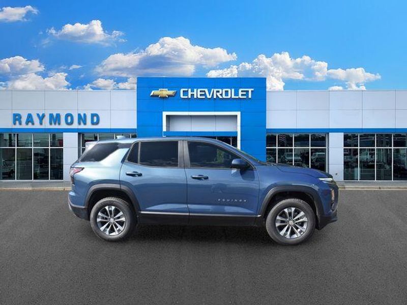 New 2026 Chevrolet Equinox LTImage 2