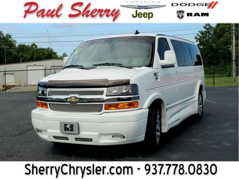 2021 Chevrolet Express Cargo Image 1