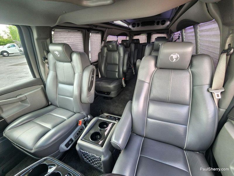 2017 GMC Savana 2500 Image 36