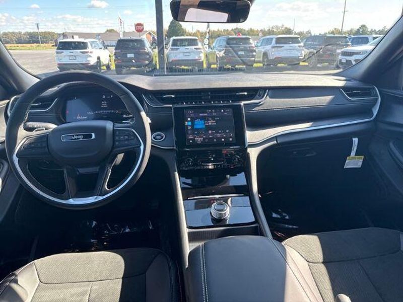 2025 Jeep Grand Cherokee Altitude X 4x4