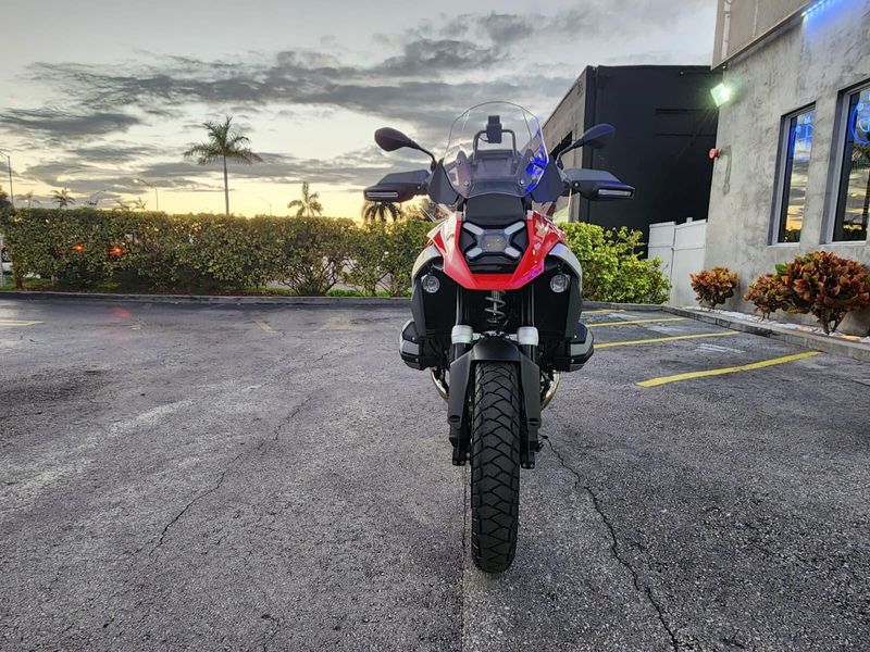 2026 BMW R 1300 GSImage 2