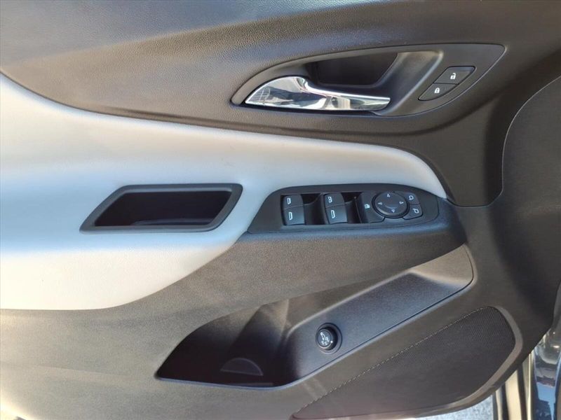 2023 Chevrolet Equinox LT photo 19