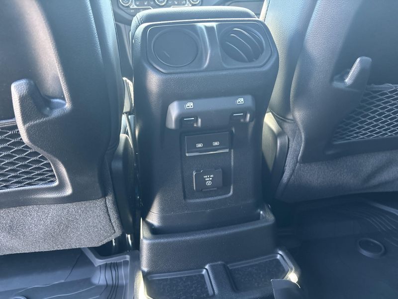 New 2026 Jeep Wrangler 4-door SaharaImage 21