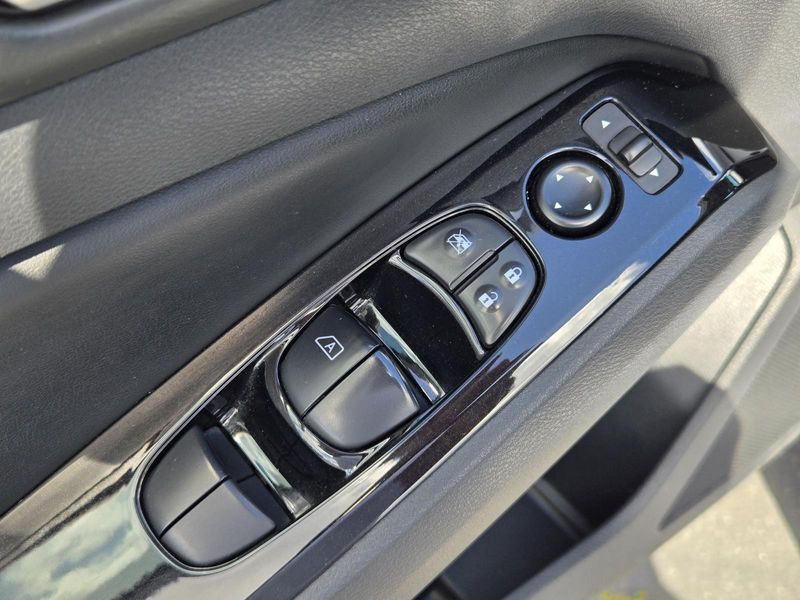 Used 2025 Nissan Altima SR FWD