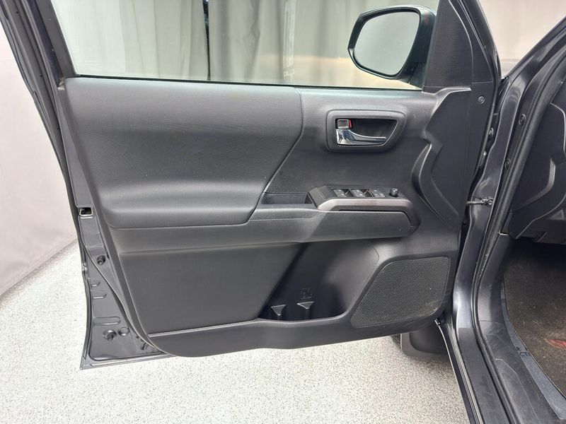 Used 2022 Toyota Tacoma TRD Off RoadImage 7