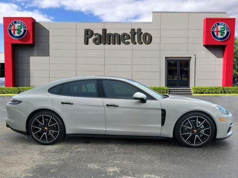 2018 Porsche Panamera Base 4 photo 3