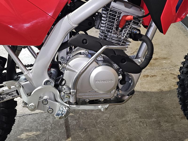 2025 Honda CRF125F Image 11