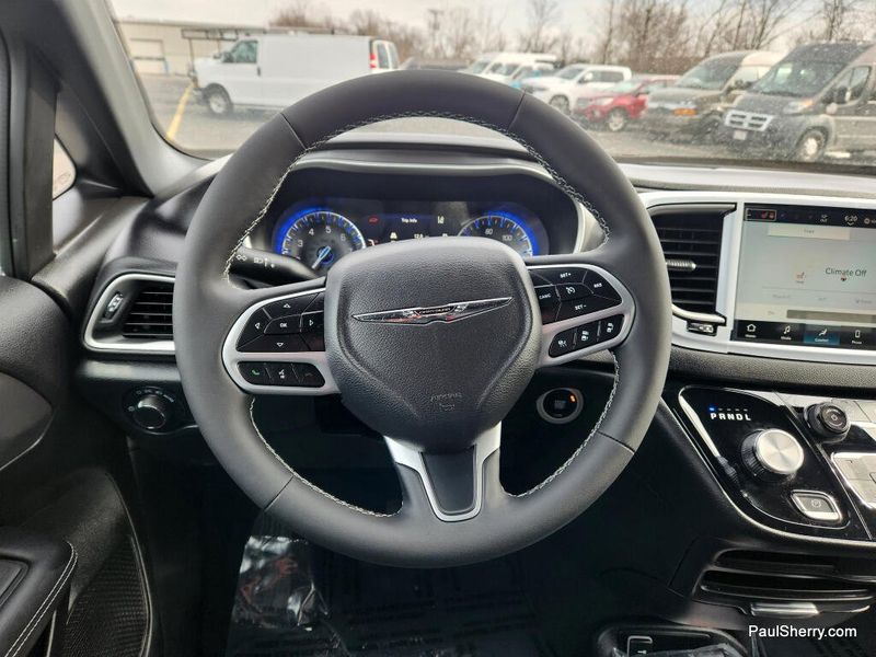 New 2026 Chrysler Voyager LX