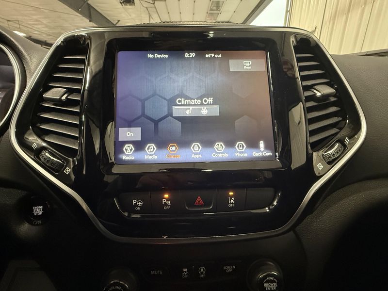 Used 2022 Jeep Cherokee LimitedImage 30