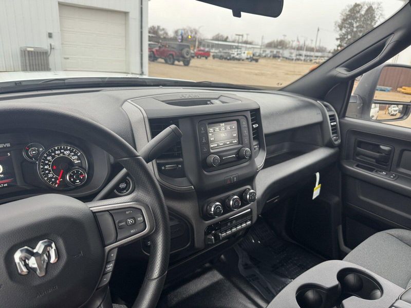 2024 RAM 3500 Chassis Cab TradesmanImage 24