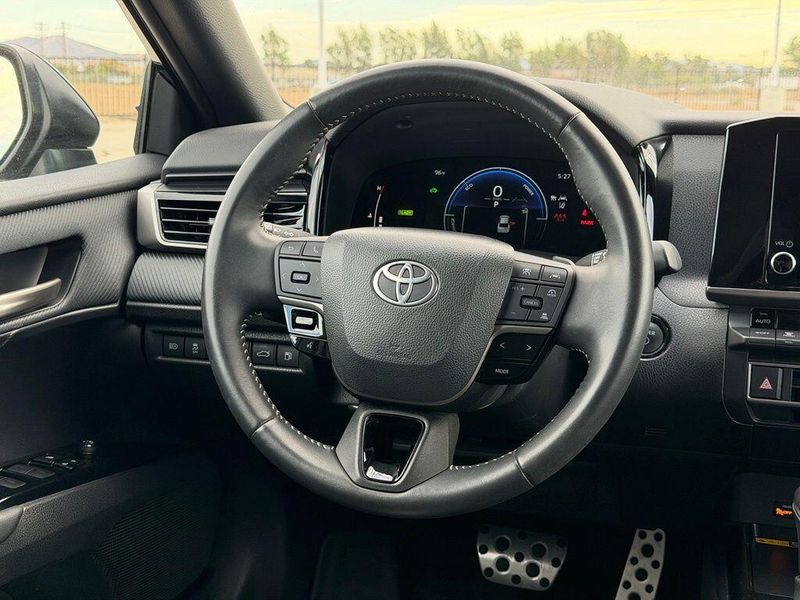 Used 2025 Toyota Camry SEImage 19