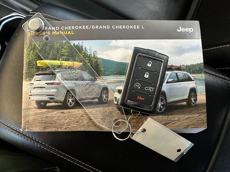 2023 Jeep Grand Cherokee L LimitedImage 9