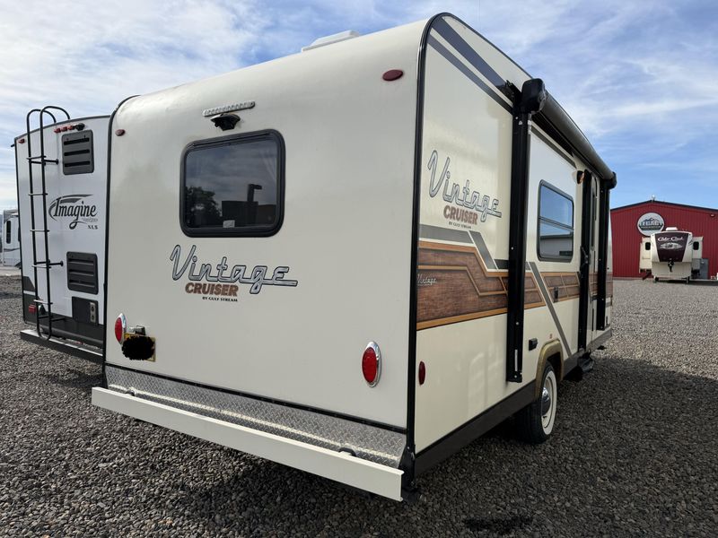 Used 2018 GULF STREAM 19RBS Image 2