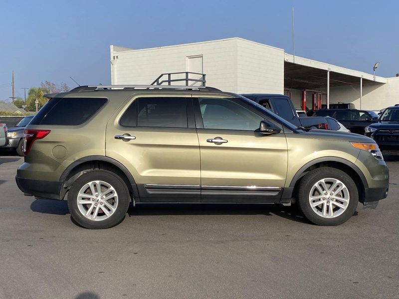 2013 Ford Explorer XLTImage 2