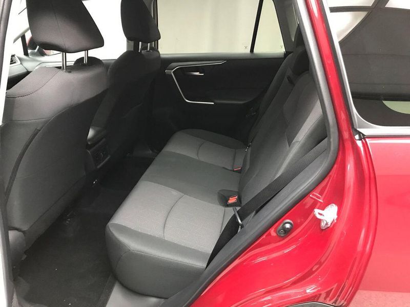 Used 2025 Toyota RAV4 XLEImage 11