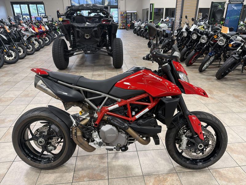 Used 2020 Ducati HYPERMOTARD 950 Image 10