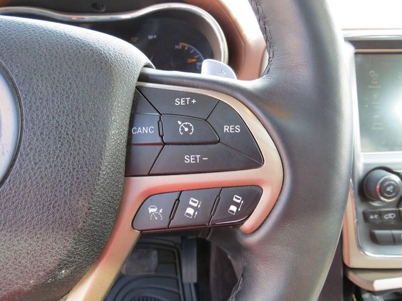2015 Jeep Grand Cherokee Summit 4x4 4dr SUVImage 13