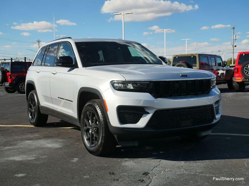 New 2025 Jeep Grand Cherokee Altitude X 4x4