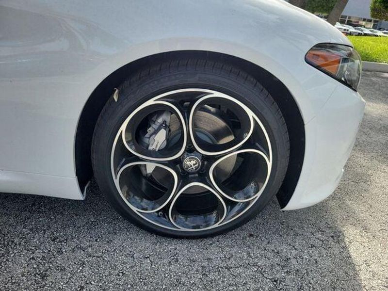 2025 Alfa Romeo Giulia SPRINT photo 4