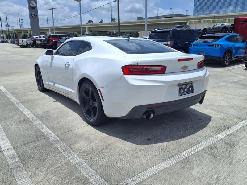 2017 Chevrolet Camaro 1LTImage 15