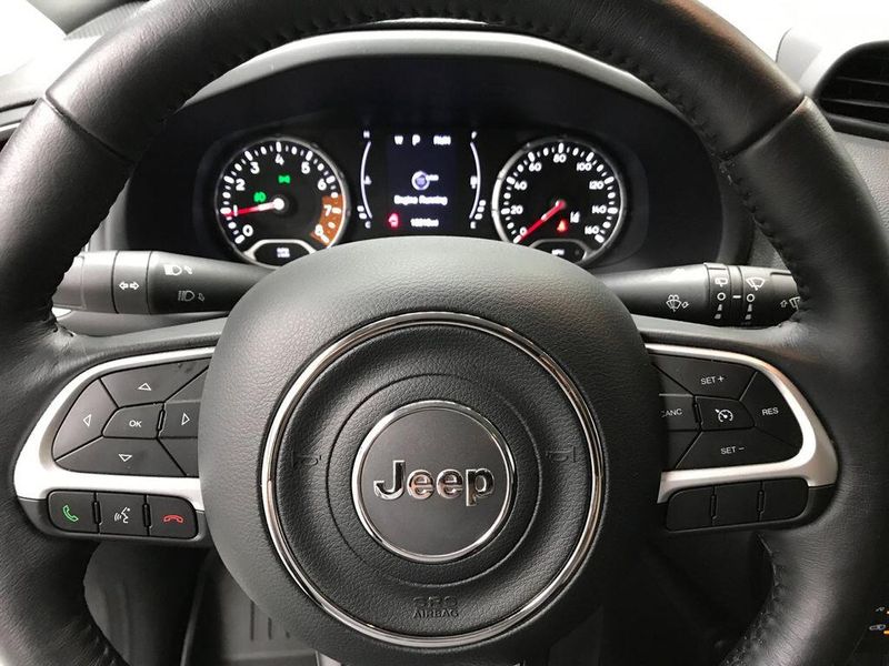 Used 2023 Jeep Renegade LatitudeImage 12