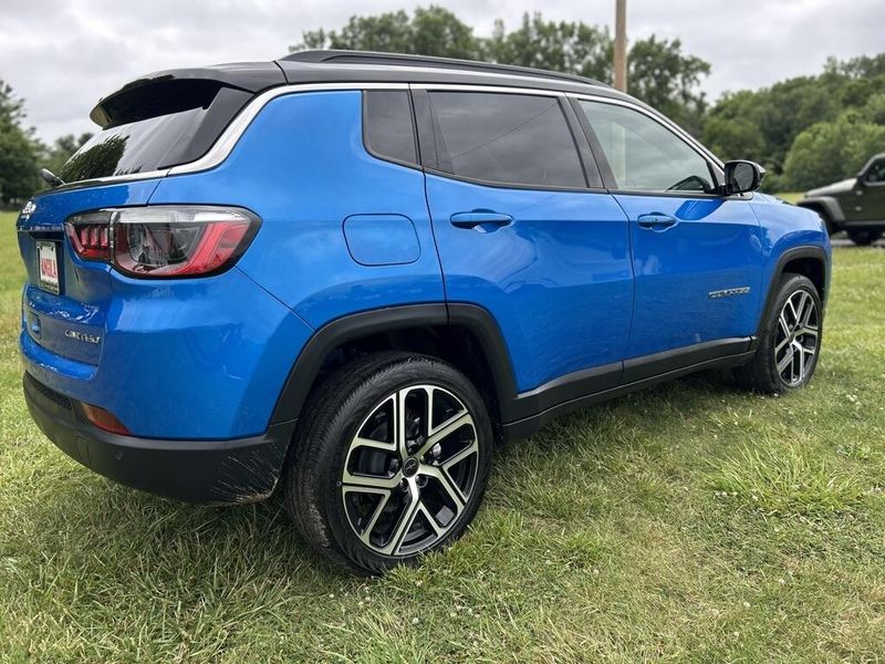 2025 Jeep Compass Limited photo 3