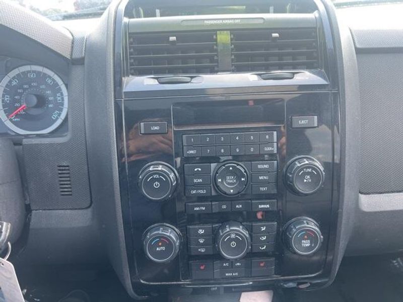 2011 Ford Escape LimitedImage 13