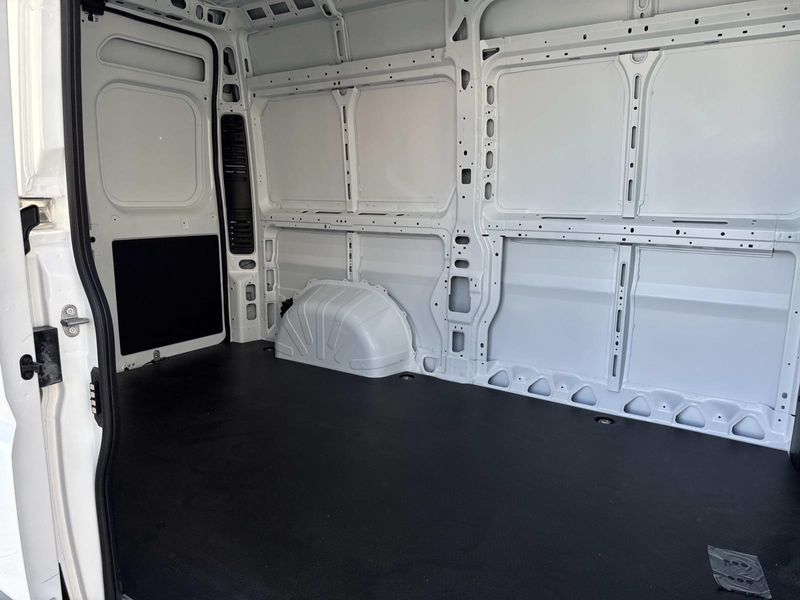 New 2026 RAM Promaster 1500 Slt Cargo Van High Roof 136' Wb
