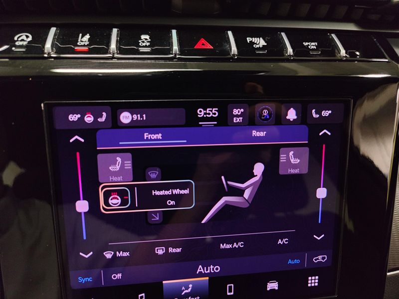 Used 2025 Jeep Grand Cherokee L V6 Laredo 4X4 w/Luxury Tech & Tow PkgImage 18