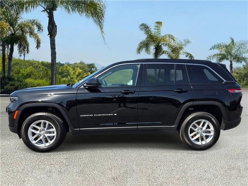 New 2026 Jeep Grand Cherokee Laredo 4x2
